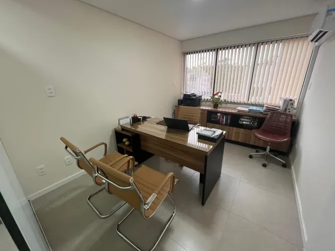 Sala comercial no centro 