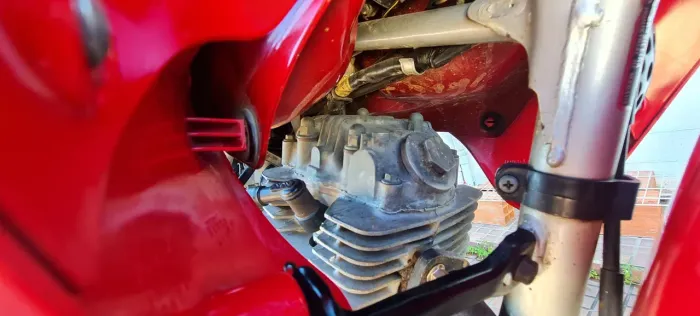 XR200R moto conservadissima - motor com 5 mil km