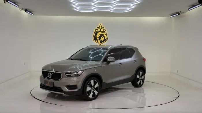 Volvo XC40 XC 40 T-4 Momentum 2.0 190cv FWD 2021
