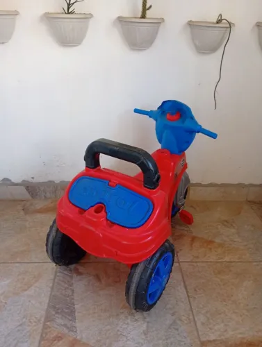 Triciclo Infantil Menino