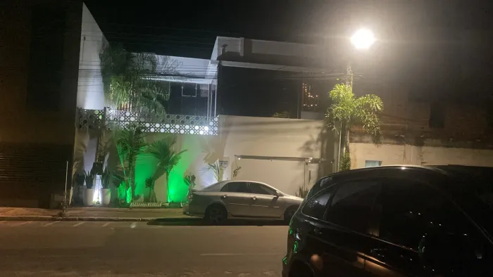 Alugo suite mobiliado com área de lazer social 