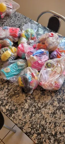 Brinquedos 5 reais cada saquinho 