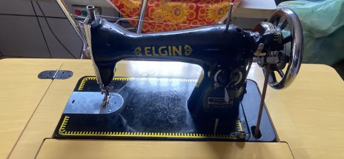 Vendo máquina de costura
