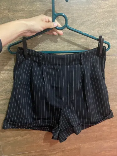 Shorts alfaiataria risca de giz novo