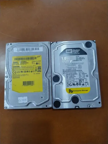 HDs Seagate e WD 1 TB. 2 unidades.