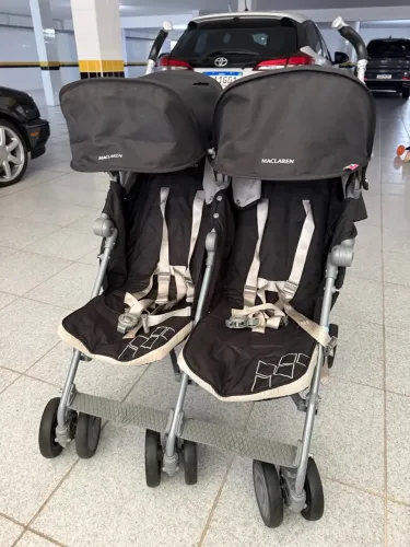 Carrindo de Bebê para gêmeos