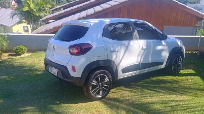 Renault Kwid Intense 1.0 Flex 12V 5P Mec. 2024