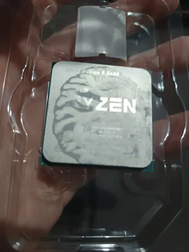 Ryzen 5 5600 - AMD