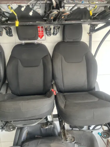 Bancos do Jeep Renegade