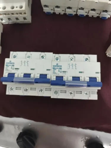 Disjuntor 100 Amperes trifásico novos