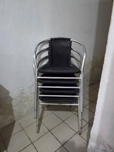 VENDE-SE 4 CADEIRAS