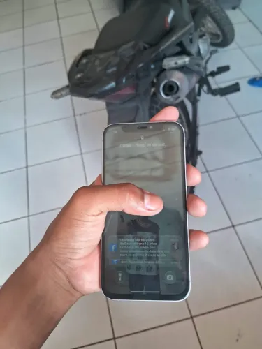 Vendo iPhone 12 Lilás 128 giga
