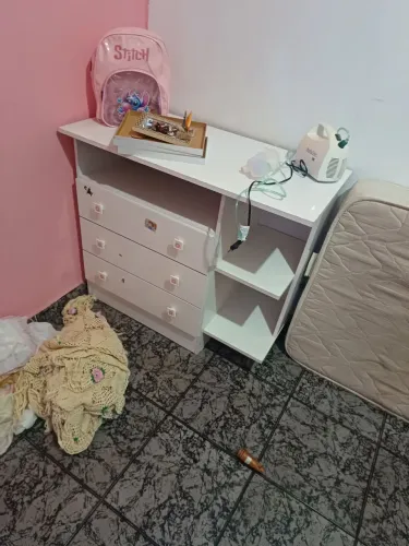 Guarda roupa e cômoda infantil menina