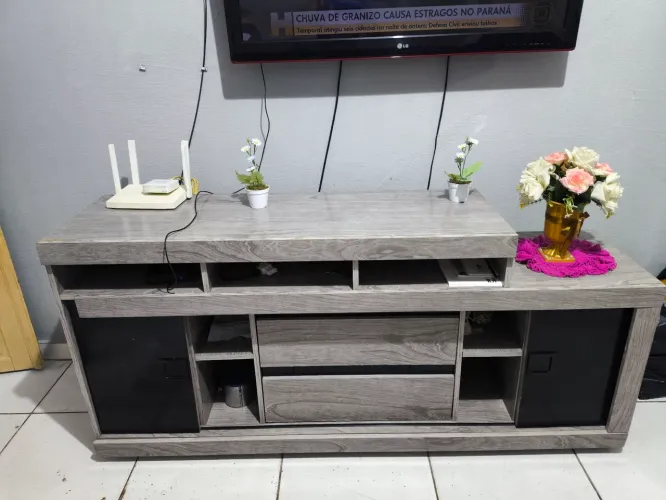 Vendo este raque para sala em perfeito estado.