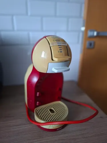Cafeteira Dolce Gusto antiga
