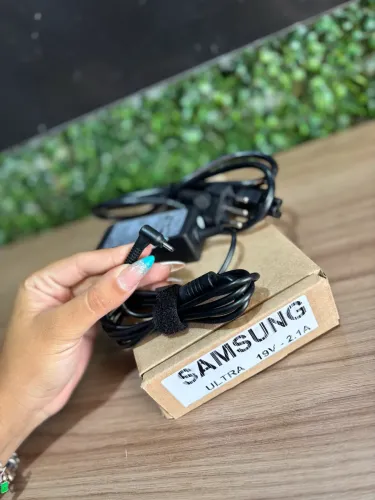 Fontes para Notebook SAMSUNG ULTRA 19V 2.1A
