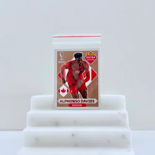 Figurinha Extra Sticker Bronze Alphonso Davies Rookie Copa do Mundo 2022