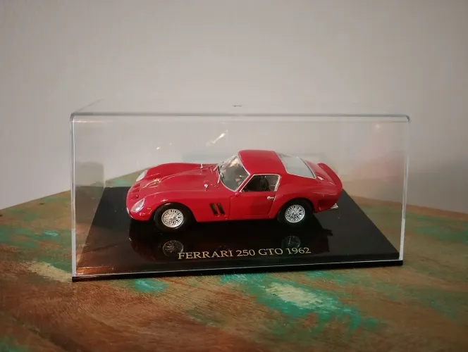 Miniatura Colecionável Escala 1 43 Ferrari 250 Gto 1962 Vermelha 