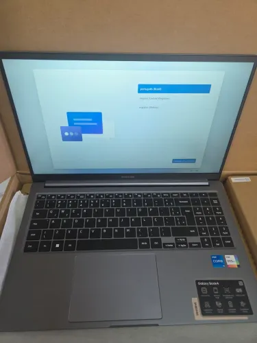 Book4 i5 512GB SSD/ 16GB de RAM