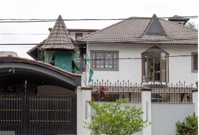 Casa 7 quartos, sendo 6 suítes