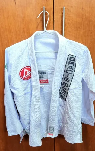 Kimono Gracie Barra GB A1, quase novo, completo, jiu-jitsu