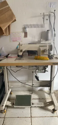 Máquina de costura industrial 