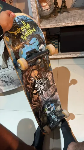 Vendo Skate semi-novo 5 meses de uso e poucas voltas