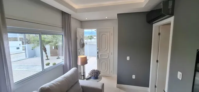 Casa com 3 dormitórios sendo 1 suíte e 5 vagas de garagem em Santo Amaro da Imperatriz/SC
