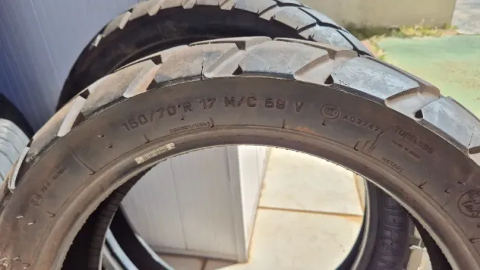 Par de Pneus Metzeler Tourance 100/90-19 e 150/70-17 (Tiger, V-Strom, GS, BMW)