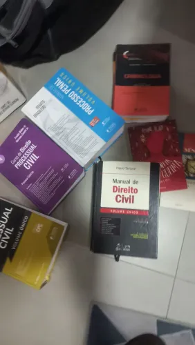 Livro jurídico