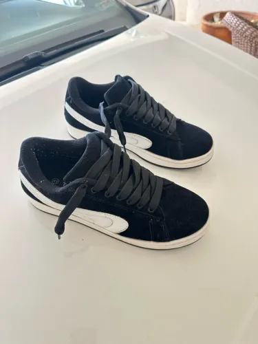 Tênis preto e branco Renner