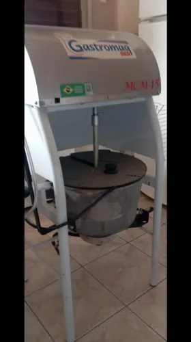 MÁQUINA DE COZIMENTO E MISTURADORA