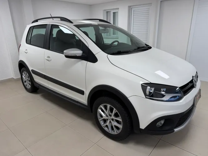 Volkswagen Crossfox 1.6 MI Total Flex 8V 5P 2014