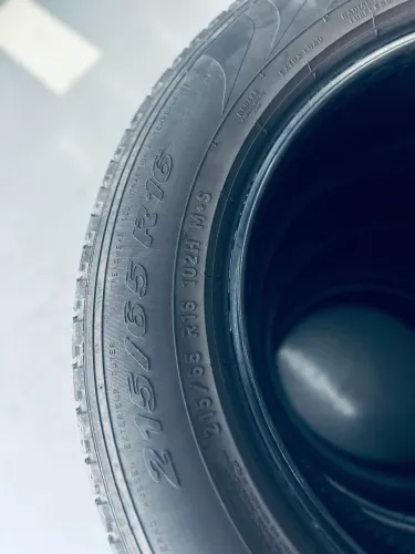 Pneus Pirelli Scorpion 215/65 R16