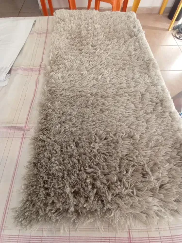 Tapete pra quarto medida 1m pô 50 centímetros.