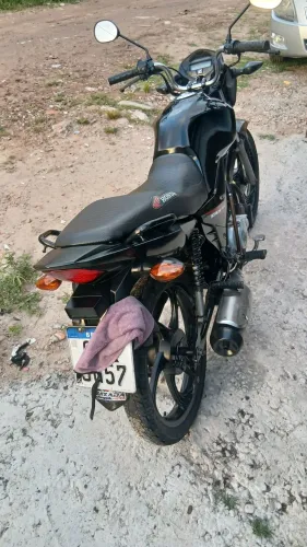 Vendo uma fan 125 toda em dias só no ponto de transferir