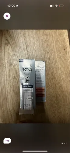 LIP VOLUMIZER NA CAIXA DA MARCA ROC