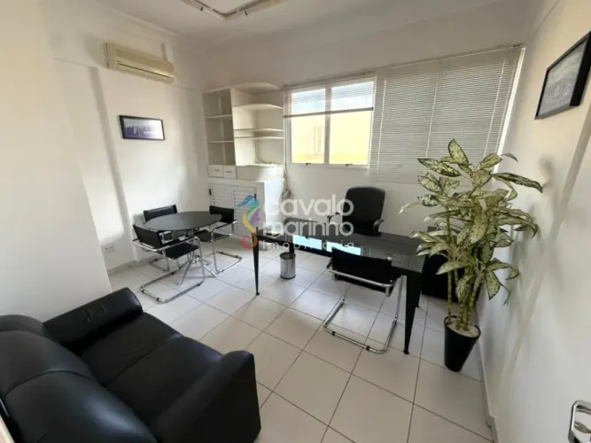 Sala comercial à venda no Condomínio Delta Centro Empresarial com banheiro e uma vaga, 40m