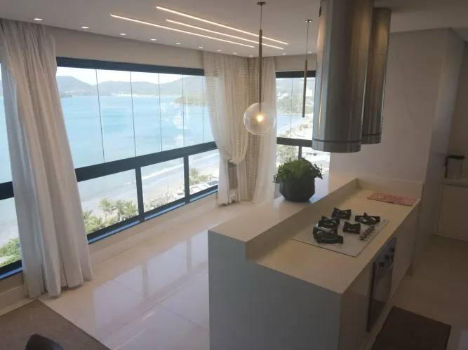Apartamento Alto Padrão Perequê - 4 Suítes - Beira Mar