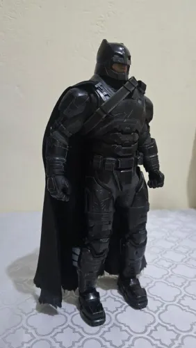 Hot Toys Armored Batman (Black Chrome) 1/6 MMS356 - APENAS O BONECO (Loose)