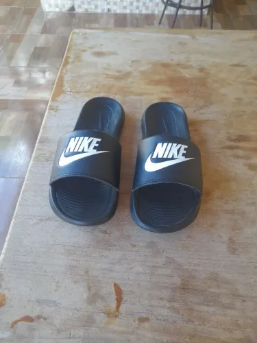 Chinelo slide NIKE