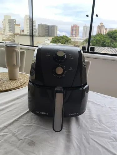 Fritadeira sem óleo air fryer 4L Mondial 1500W - Seminova