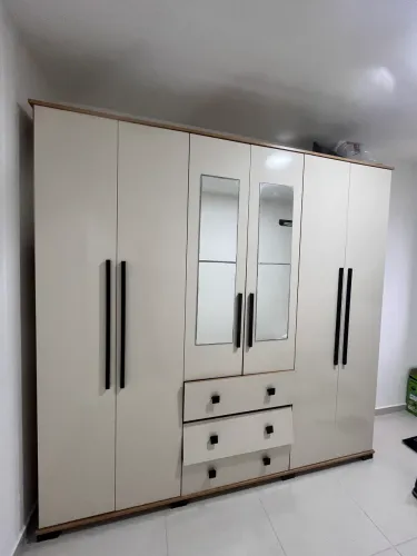 Cama king casal tamanho 2x1,6, guarda-roupa ( pouco tempo de uso)