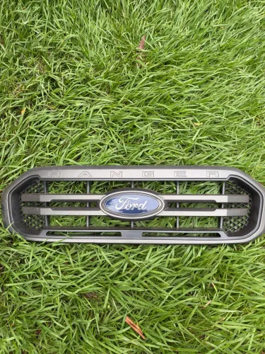 Grade frontal original da Ford Ranger 