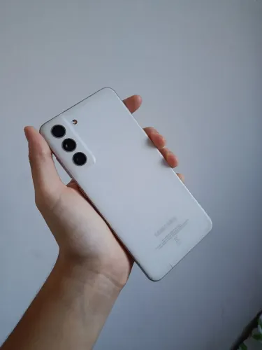 Celular S21fe com listras brancas na tela, mas funcionando tudo normal