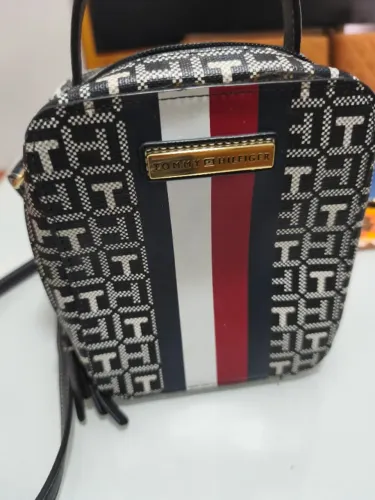 Bolsa Tommy Hilfiger R$ 300,00