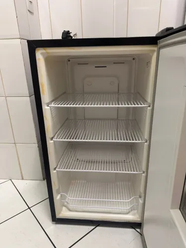 Frigobar cervejeira amarela 