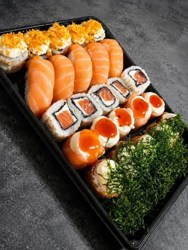 Sushiman e Auxiliar de sushiman