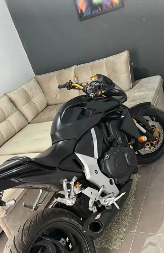 Cb1000r