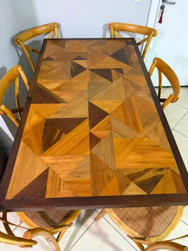 Mesa de jantar com 6 cadeiras em marchetaria 